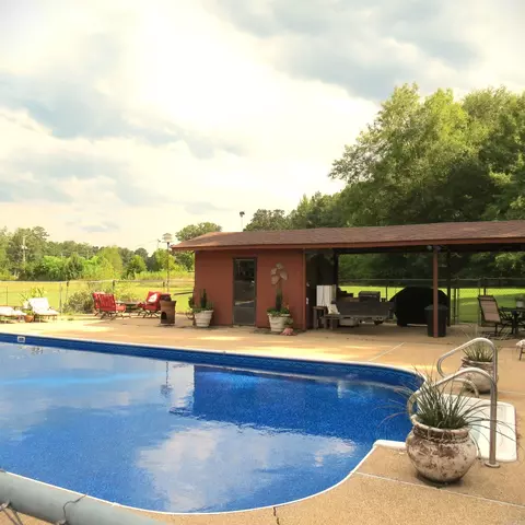 Exterior - 8930 Dyson Rd, Pine Bluff, AR 71603 photo 7 of 10