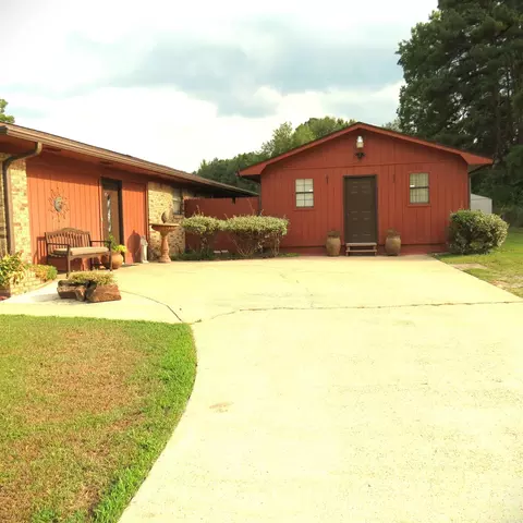 Exterior - 8930 Dyson Rd, Pine Bluff, AR 71603 photo 4 of 10