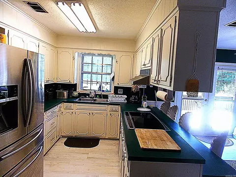 Kitchen - 8115 Kling Rd, Mabelvale, AR 72103 photo 1 of 4