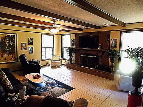 Living - 8115 Kling Rd, Mabelvale, AR 72103 photo 3 of 3