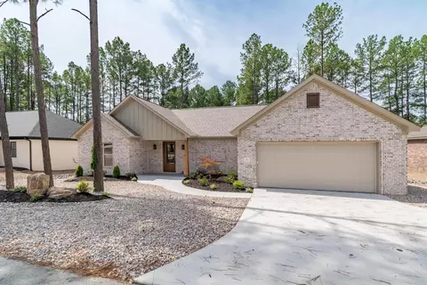 311 Maderas Dr, Hot Springs Village, AR 71909