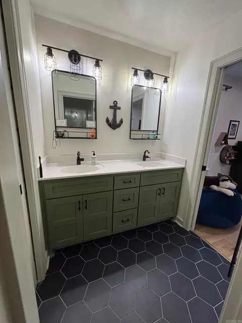 Bath - 6276 Coy Ln, Mabelvale, AR 72103 photo 2 of 5
