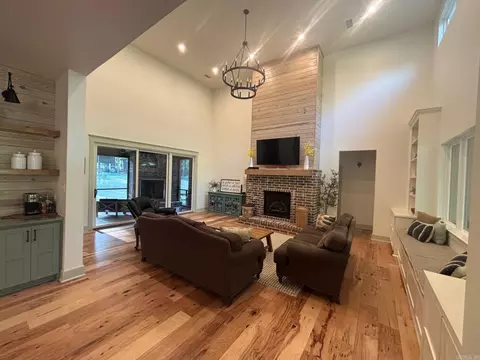 Living - 6276 Coy Ln, Mabelvale, AR 72103 photo 1 of 4