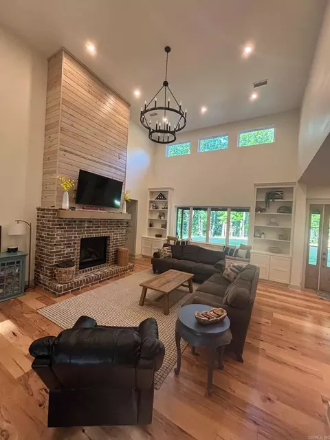 Living - 6276 Coy Ln, Mabelvale, AR 72103 photo 3 of 4