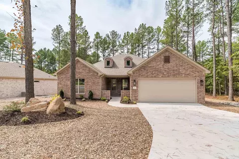 313 Maderas Dr, Hot Springs Village, AR 71909