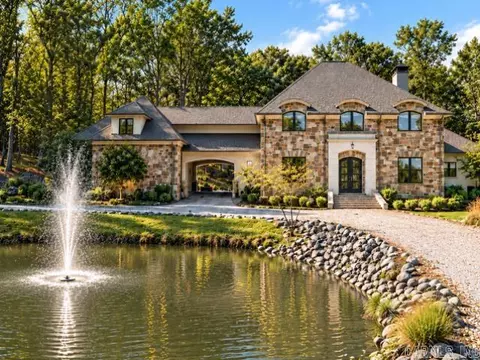 122 Gardens Edge Dr, Hot Springs, AR 71913