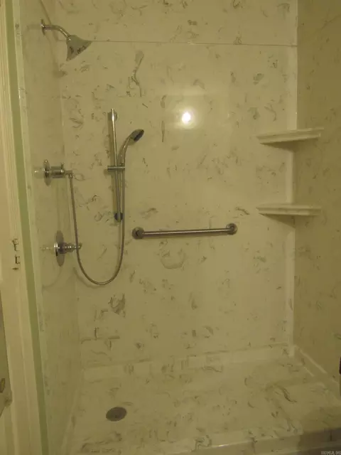 Bath - 33 Reno Dr, Cabot, AR 72023 photo 1 of 3