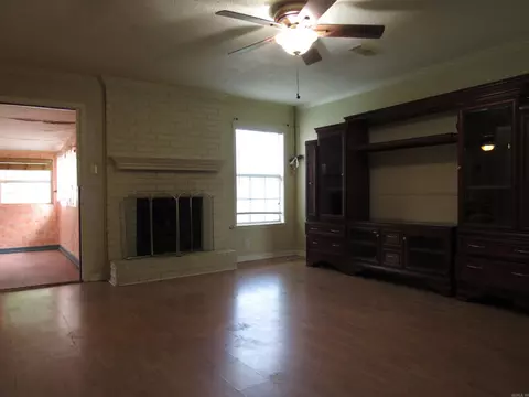 Living - 33 Reno Dr, Cabot, AR 72023 photo 5 of 5