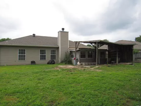 Exterior - 33 Reno Dr, Cabot, AR 72023 photo 5 of 9
