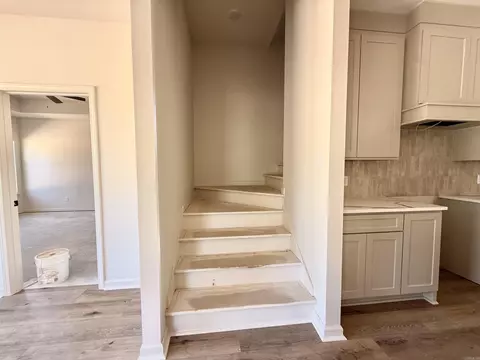 Entry Way - 6838 Detonti Rd, Bauxite, AR 72011 photo 4 of 7