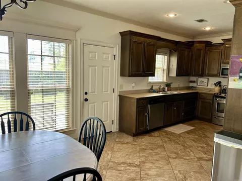 Entry Way - 53 Oak Tree Cir, Conway, AR 72032 photo 2 of 2
