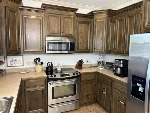 Kitchen - 53 Oak Tree Cir, Conway, AR 72032 photo 1 of 2