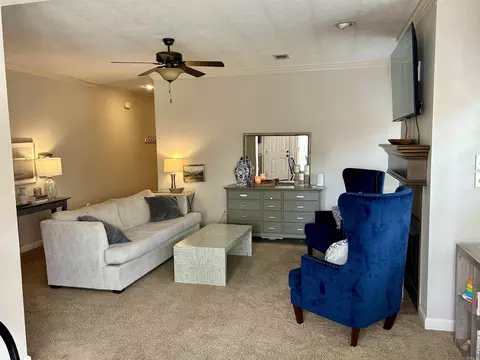 Living - 53 Oak Tree Cir, Conway, AR 72032 photo 4 of 6