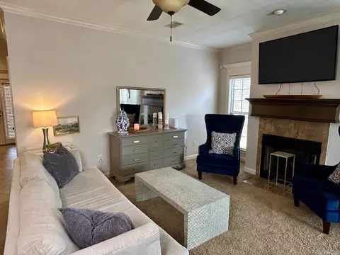 Living - 53 Oak Tree Cir, Conway, AR 72032 photo 2 of 6