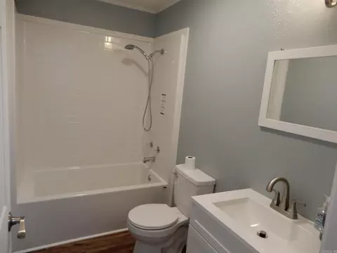 Bath - 710 E Fourth St, Bald Knob, AR 72010 photo 1 of 1