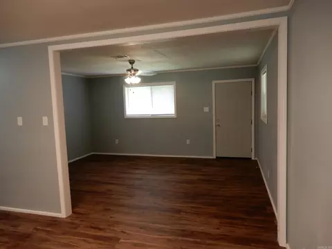 Living - 710 E Fourth St, Bald Knob, AR 72010 photo 2 of 2