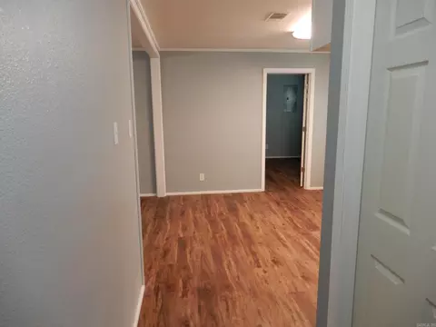 Entry Way - 710 E Fourth St, Bald Knob, AR 72010 photo 2 of 2