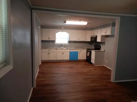 Kitchen - 710 E Fourth St, Bald Knob, AR 72010 photo 1 of 3