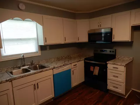 Kitchen - 710 E Fourth St, Bald Knob, AR 72010 photo 3 of 3