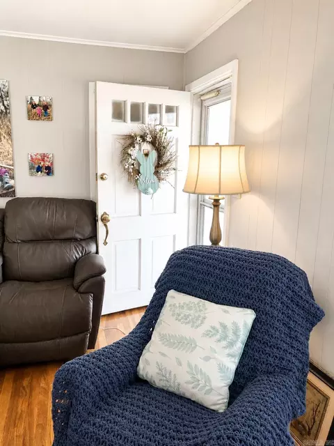 Entry Way - 923 Denton St, Benton, AR 72015 photo 1 of 1