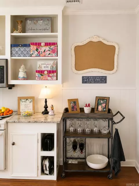 Kitchen - 923 Denton St, Benton, AR 72015 photo 2 of 3