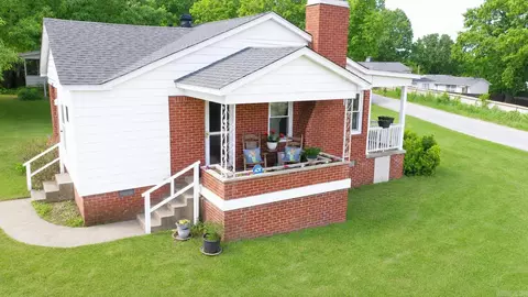 Exterior - 923 Denton St, Benton, AR 72015 photo 6 of 7