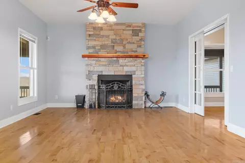 Living - 667 Cedar Creek Rd, Marshall, AR 72650 photo 4 of 11