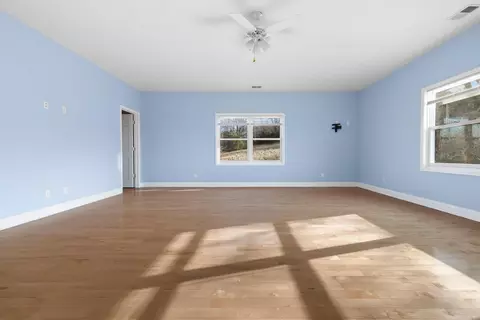 Living - 667 Cedar Creek Rd, Marshall, AR 72650 photo 8 of 11