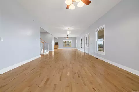 Living - 667 Cedar Creek Rd, Marshall, AR 72650 photo 6 of 11