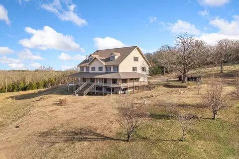 Exterior - 667 Cedar Creek Rd, Marshall, AR 72650 photo 2 of 8