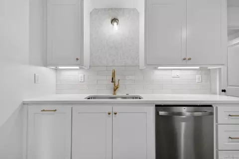 Kitchen - 3106 Edison Ave, Benton, AR 72015 photo 3 of 3
