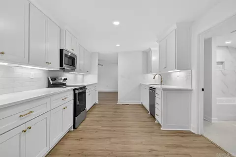 Kitchen - 3106 Edison Ave, Benton, AR 72015 photo 1 of 3