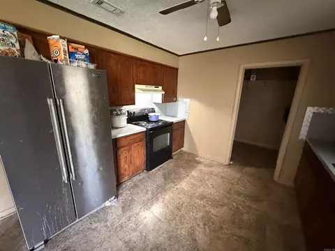 Kitchen - 200 Wright Cv, Jacksonville, AR 72076 photo 2 of 2