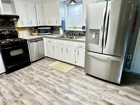 Kitchen - 3665 S Hwy 267, Beebe, AR 72012 photo 2 of 4