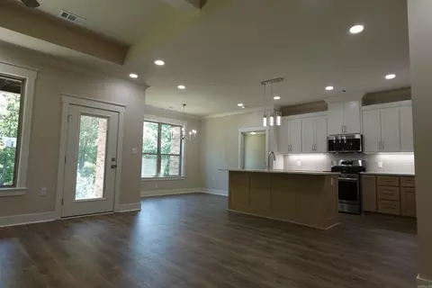 Living - 228 Michelle Dr, Beebe, AR 72012 photo 7 of 8