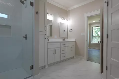 Bath - 228 Michelle Dr, Beebe, AR 72012 photo 3 of 5