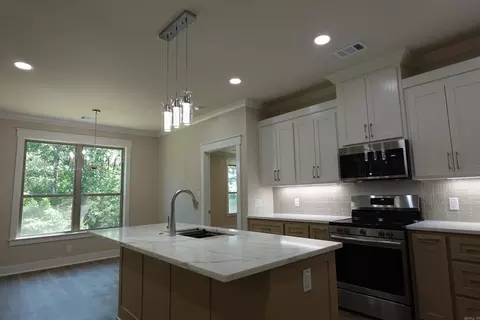Kitchen - 228 Michelle Dr, Beebe, AR 72012 photo 4 of 5