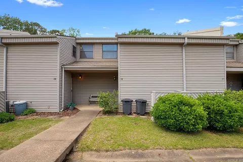 135 Hillview Dr #18, Fairfield Bay, AR 72088