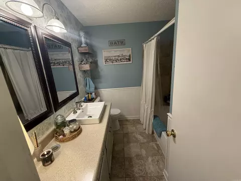 Bath - 51 Center St, Ward, AR 72176 photo 4 of 5
