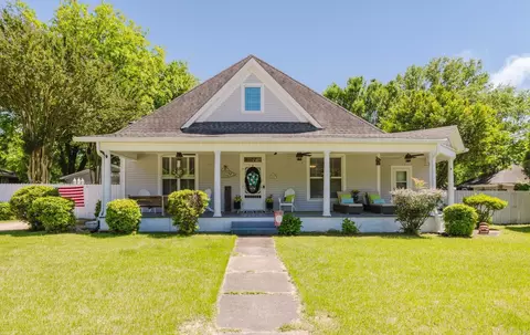 107 E Sullenberger Ave, Malvern, AR 72104