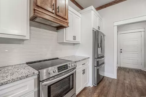 Entry Way - 10600 Gunter Loop, Benton, AR 72019 photo 2 of 5