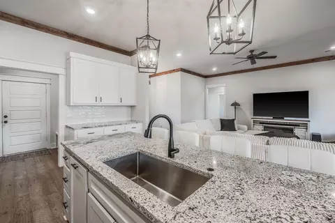 Kitchen - 10600 Gunter Loop, Benton, AR 72019 photo 3 of 3