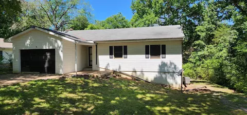 8 Warpath Dr, Cherokee Village, AR 72529