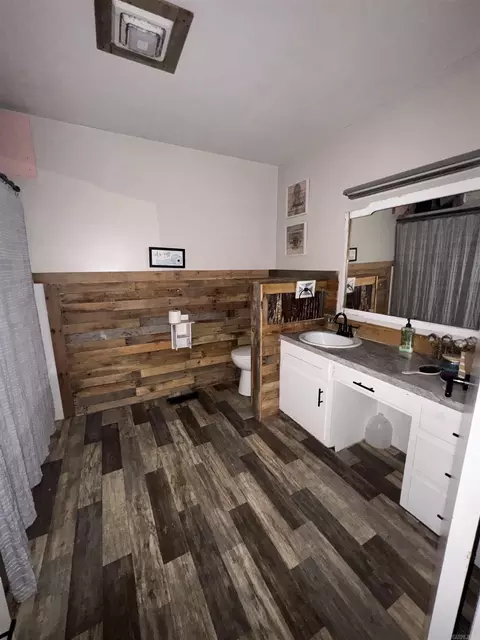 Bath - 1209 Basil St, Corning, AR 72422 photo 1 of 5