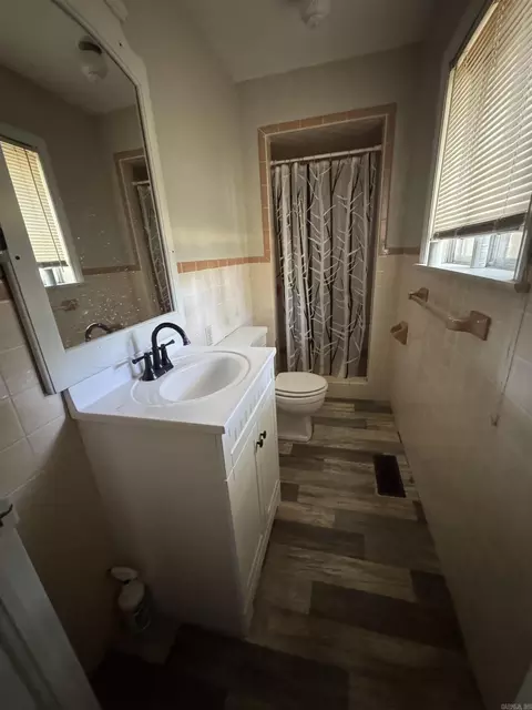 Bath - 1209 Basil St, Corning, AR 72422 photo 4 of 5