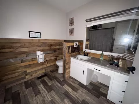 Bath - 1209 Basil St, Corning, AR 72422 photo 2 of 5