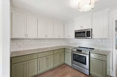 Kitchen - 234 Conway Blvd, Conway, AR 72034 photo 2 of 3