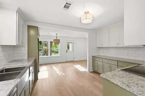 Kitchen - 234 Conway Blvd, Conway, AR 72034 photo 2 of 4