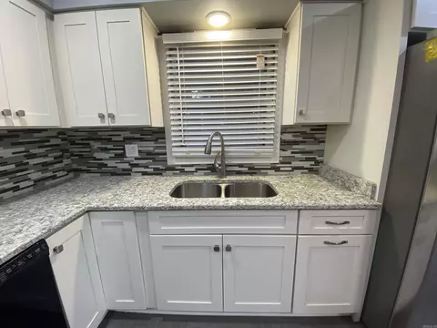 Kitchen - 534 Ellis, Trumann, AR 72472 photo 3 of 4
