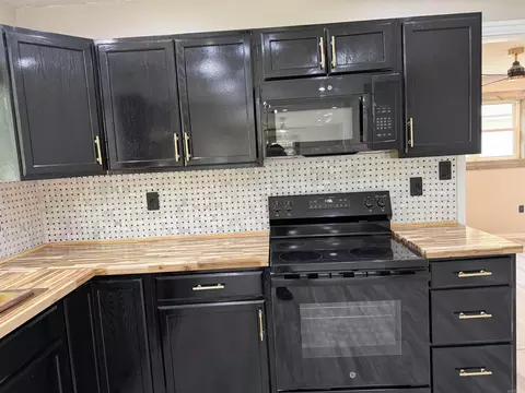 Kitchen - 1603 Belmoor, Pine Bluff, AR 71601 photo 2 of 4